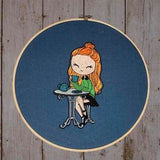 Mädchen Stickdatei – für entspannte Teestunden mit deiner Stickmaschine - Sewando