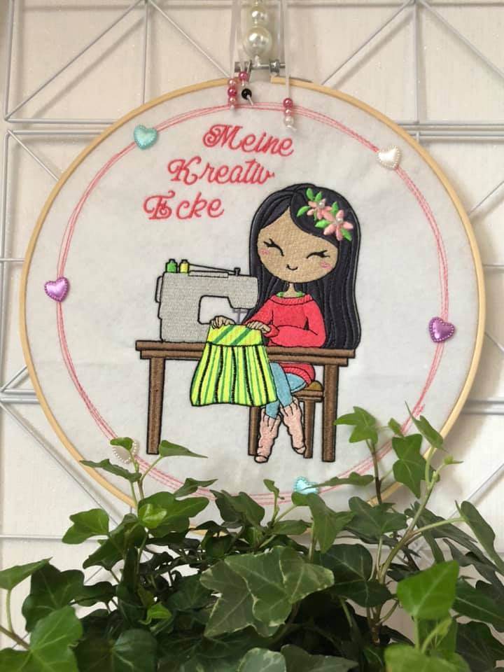 Mädchen Stickdatei – Nähglück und Herzenskunst für deine Stickmaschine - Sewando