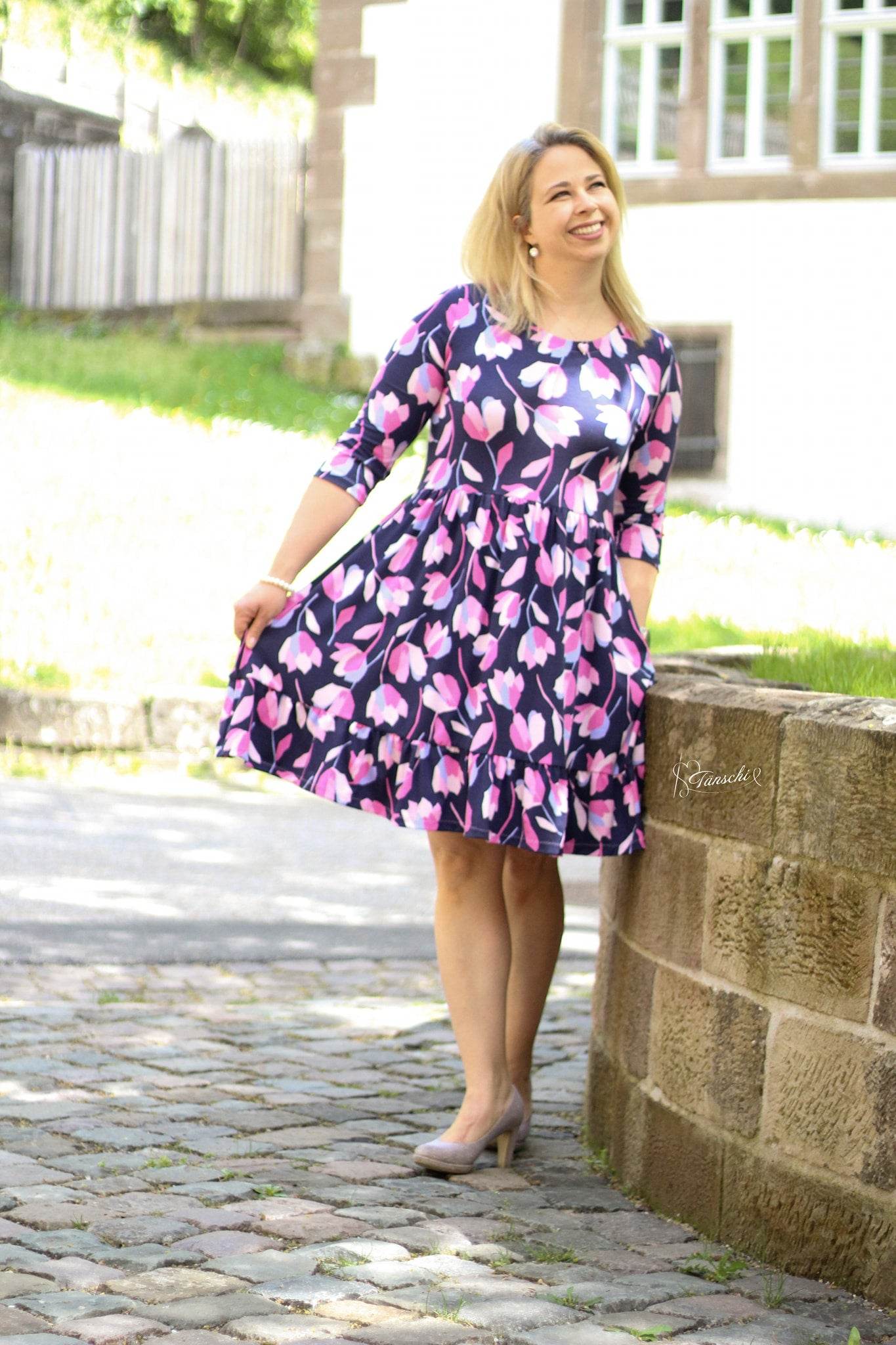 Schnittmuster und Ebook Kleid Amy Rose, Gr. 32-50 - Sewando