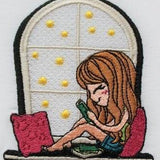 Mädchen Stickdatei – für gemütliche Lesemomente an deiner Stickmaschine - Sewando