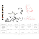 Spielende Katze Stickdatei – charmante Applikation für Kleidung & Kindergeschenke - Sewando