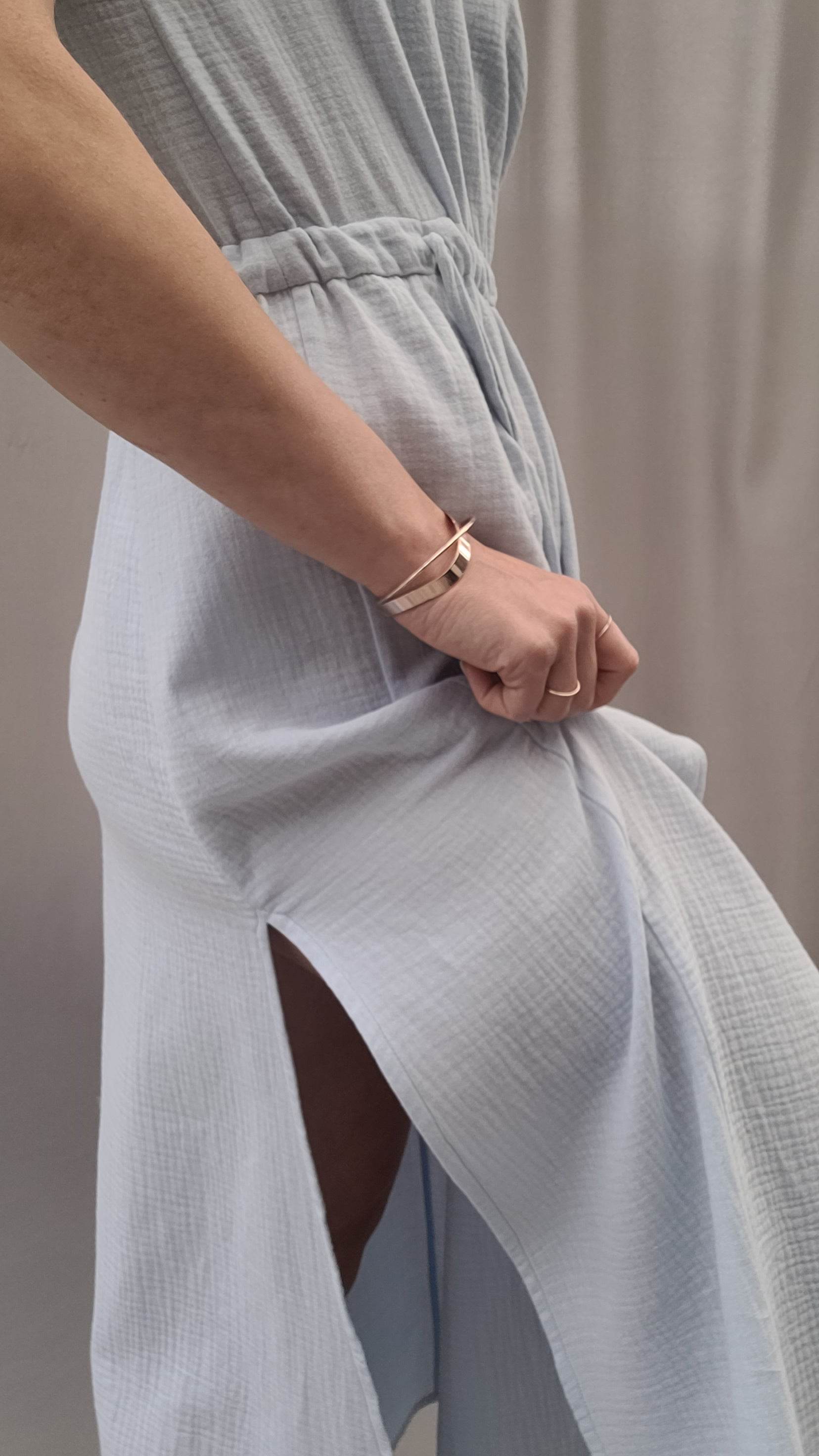 langes Sommerkleid, Kleid mit V-Ausschnitt, ärmellos, A-Linie, Kleid mit Schlitz, Größe 34 - 50 - Sewando