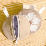 Stickdatei Tasche 10x10 mit Blume, ITH Mini Zip Bag Flower 2 - Sewando