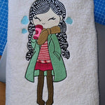 Mädchen mit Kaffee Stickdatei – warmes Herz für kalte Tage, für deine Stickmaschine - Sewando