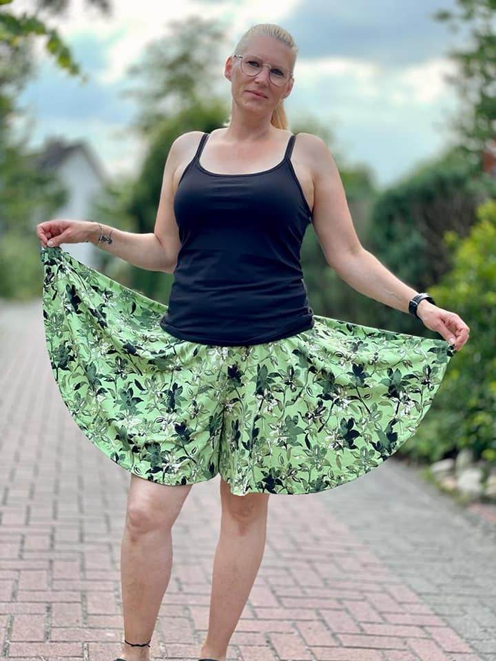 Schnittmuster Rose Hosenrock Gr. XS - XL - Sewando
