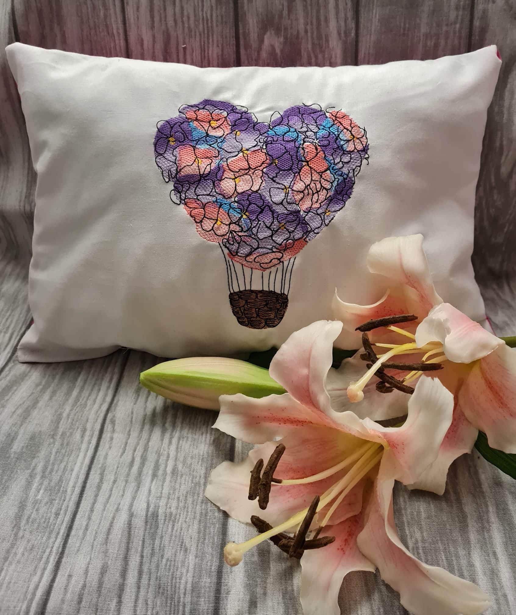 Heißluftballon Stickdatei – romantisches Blumenherz für Geschenke & Dekorationen - Sewando