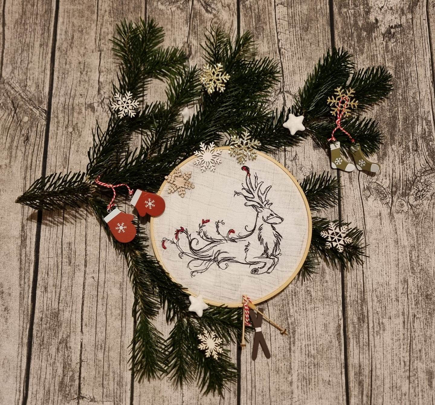 Hirsch Stickdatei – elegantes Naturmotiv für Kleidung, Taschen & Deko - Sewando