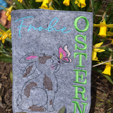 ITH Schild "Frohe Ostern" mit sitzendem Hasen Stickdatei