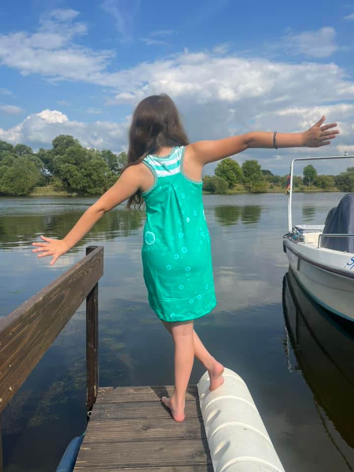 Schnittmuster Schlaf- und Strandkleid Kira für Mädchen Gr. 92-164 - Sewando