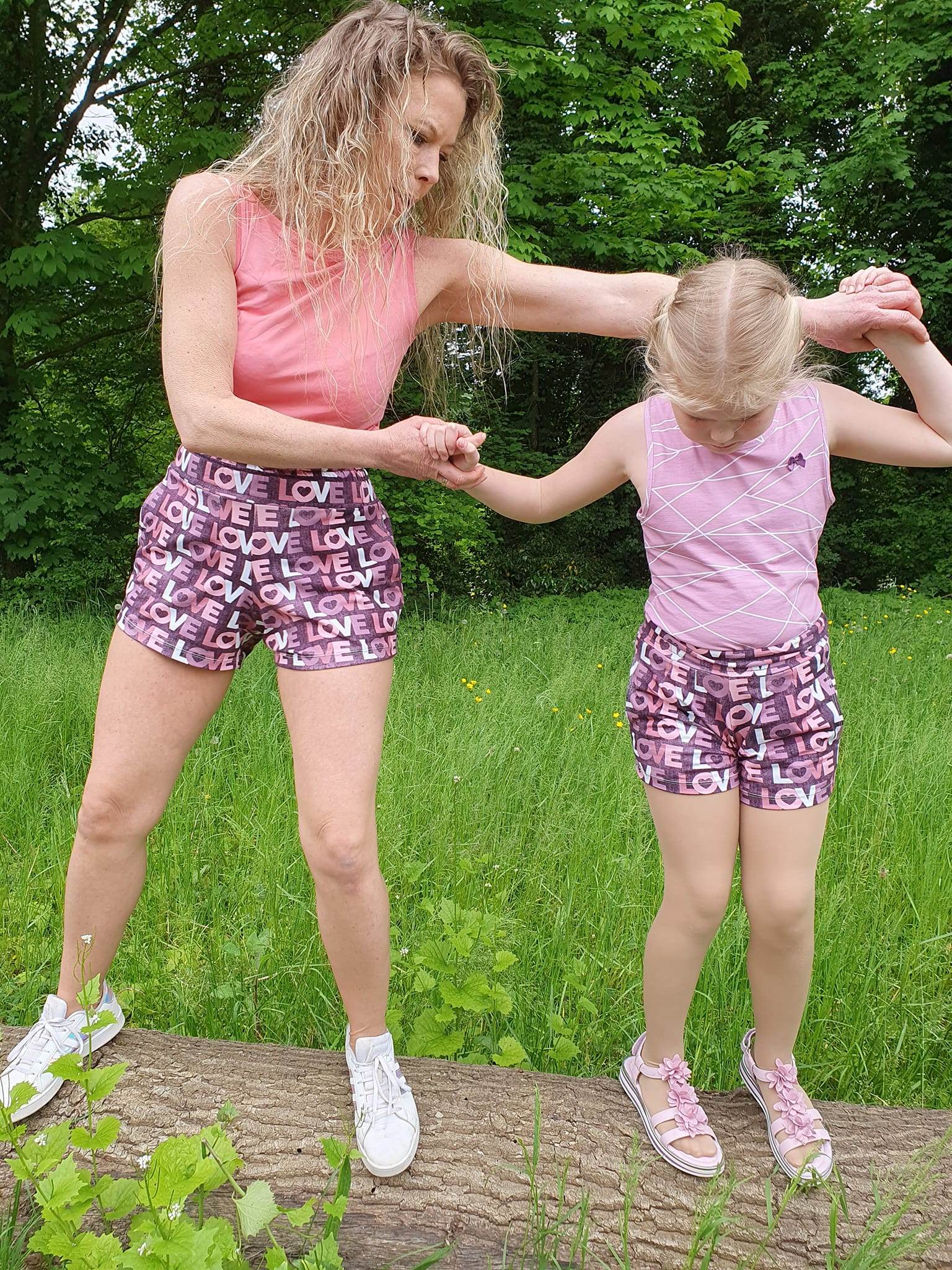 Schnittmuster Sommershorts Hose Amora für Mädchen Gr. 122-164 - Sewando