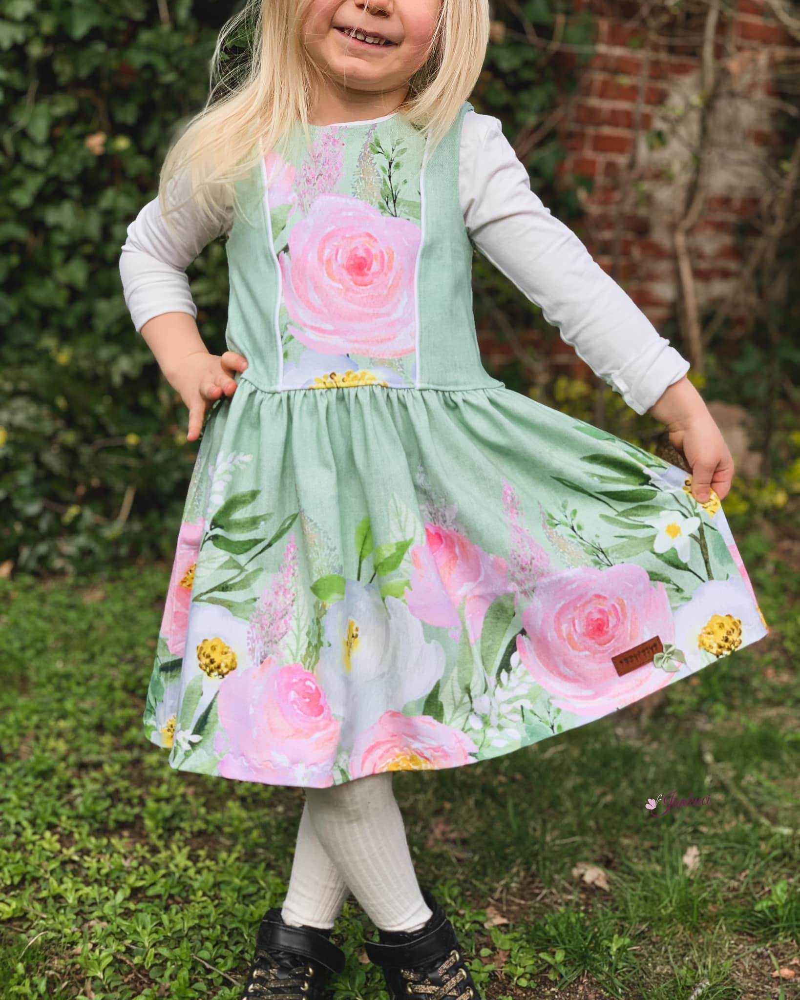 Schnittmuster Faltenzauber für dehnbare Stoffe - Kleid | PDF-Download | Größen 86-152 - Sewando