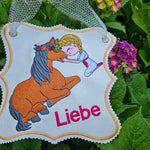 Mädchen mit Pony Stickdatei – liebevolles Motiv für Pferdefans & Geschenke - Sewando