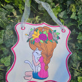 Mädchen mit Katze Stickdatei – liebevolles Motiv für Geschenke & Kleidung - Sewando