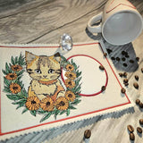 Katze Stickdatei – süßes Kätzchen im Gänseblümchenkranz für deine Stickmaschine - Sewando