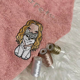 Mädchen mit Husky Stickdatei – emotionales Motiv für Geschenke & Hundeliebhaber - Sewando