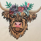 Highland Rind mit Blumenkranz – Stickdatei für deine Stickmaschine - Sewando