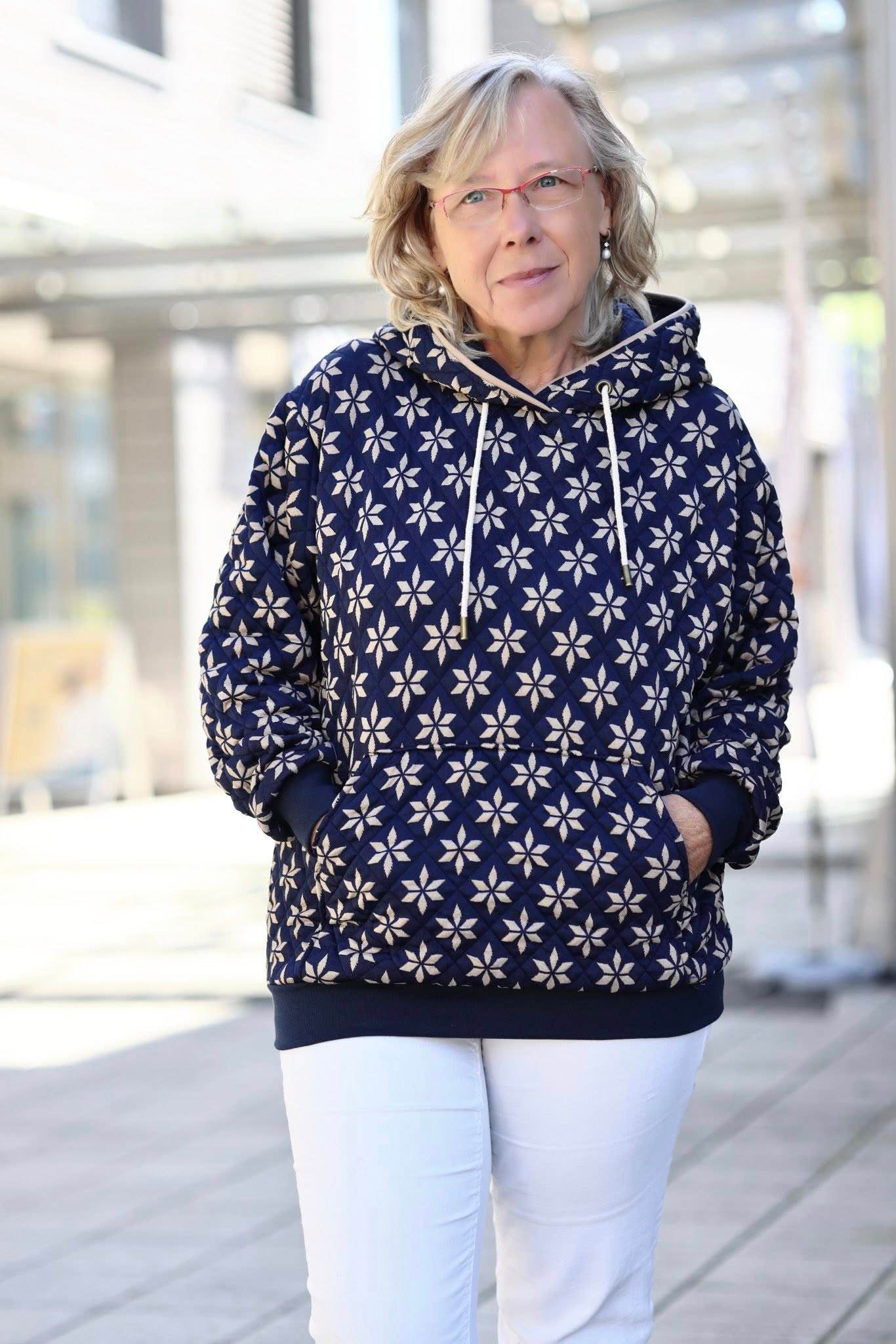 Hoodie MELFI Gr. 32-56 Schnittmuster PDF Ebook - Sewando