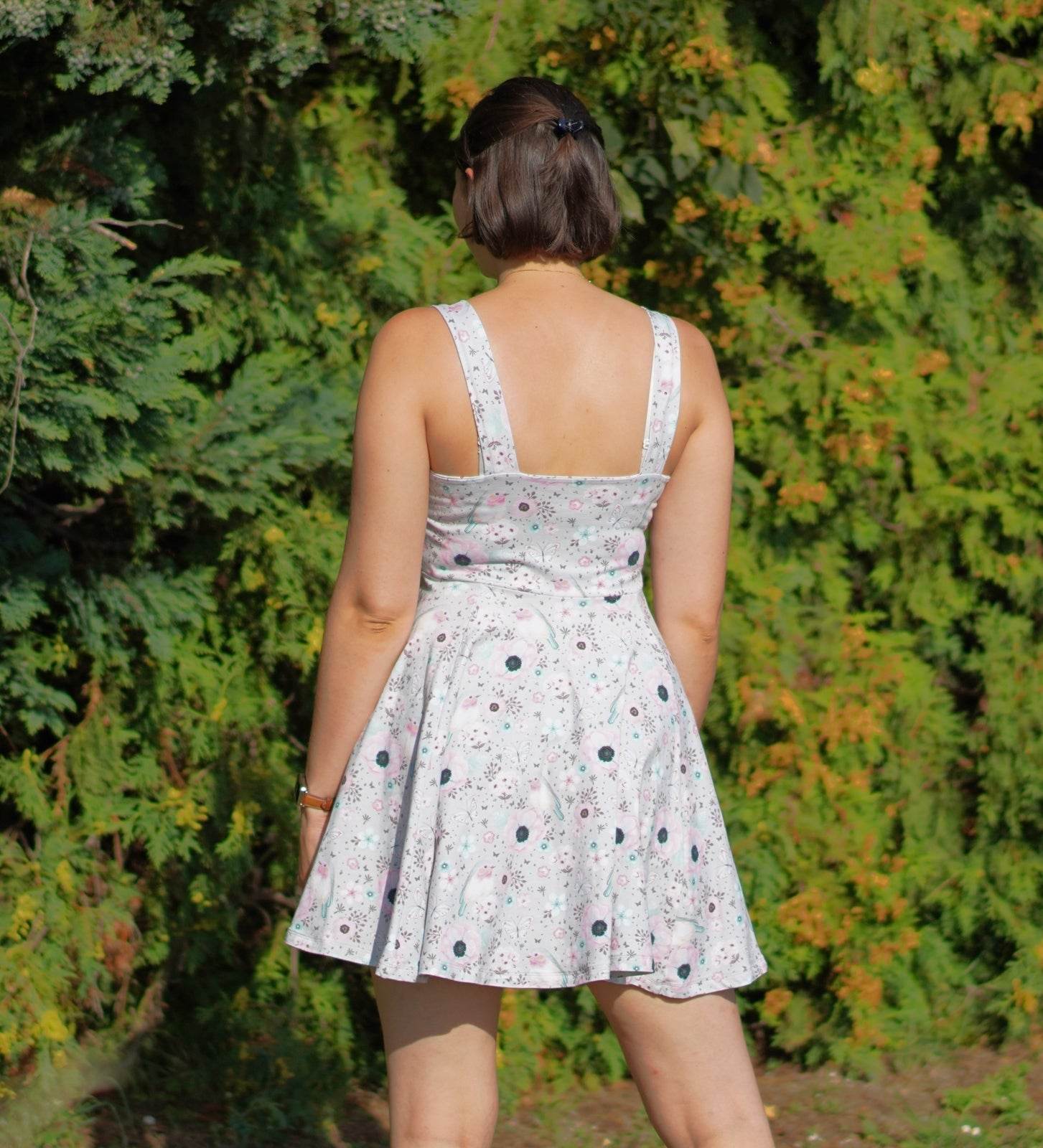 Kleid Laura Trägerkleid mit Tellerrock nähen Gr. 32-48 - Sewando