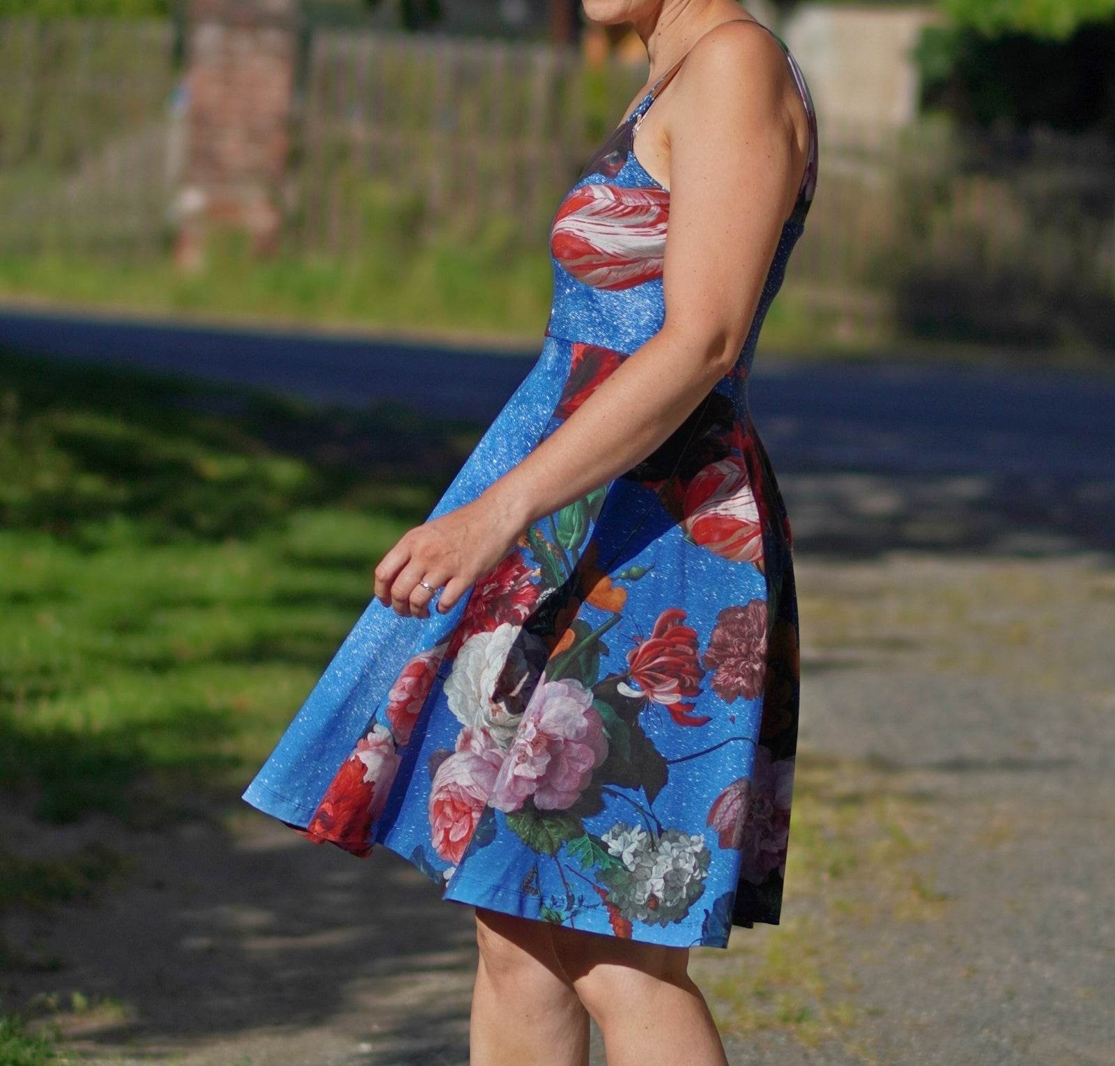 Kleid Laura Trägerkleid mit Tellerrock nähen Gr. 32-48 - Sewando