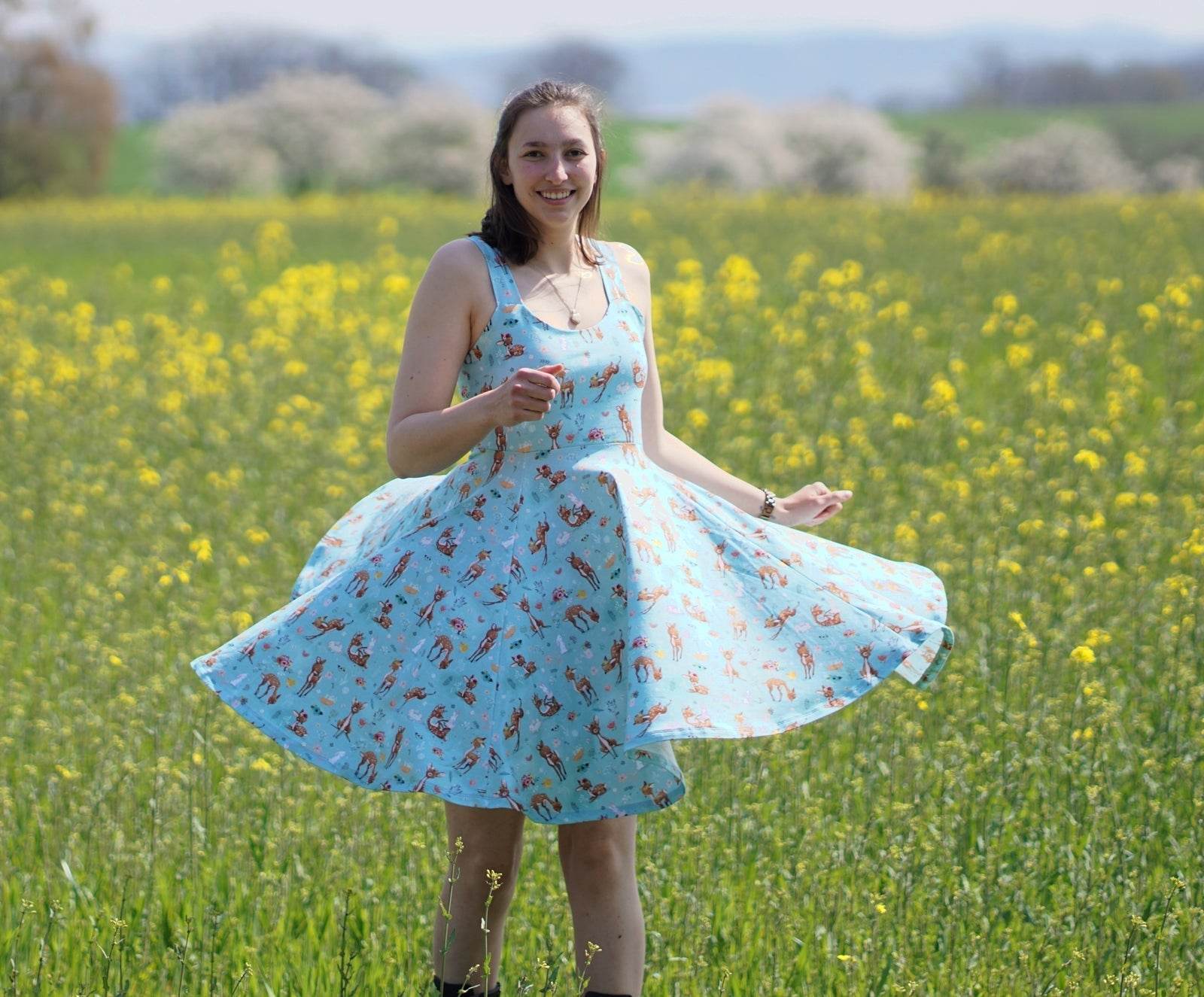 Kleid Laura Trägerkleid mit Tellerrock nähen Gr. 32-48 - Sewando