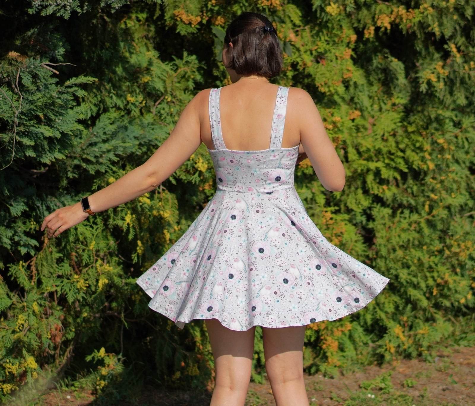 Kleid Laura Trägerkleid mit Tellerrock nähen Gr. 32-48 - Sewando