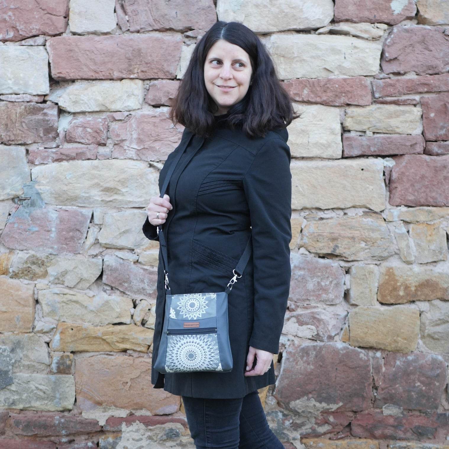 Schnittmuster Handtasche Franzi / kleine Umhängetasche - Sewando