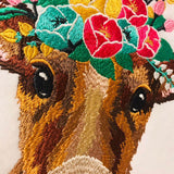 Kuh Stickdatei mit Blumenkrone – ländlich, fröhlich und farbenfroh - Sewando