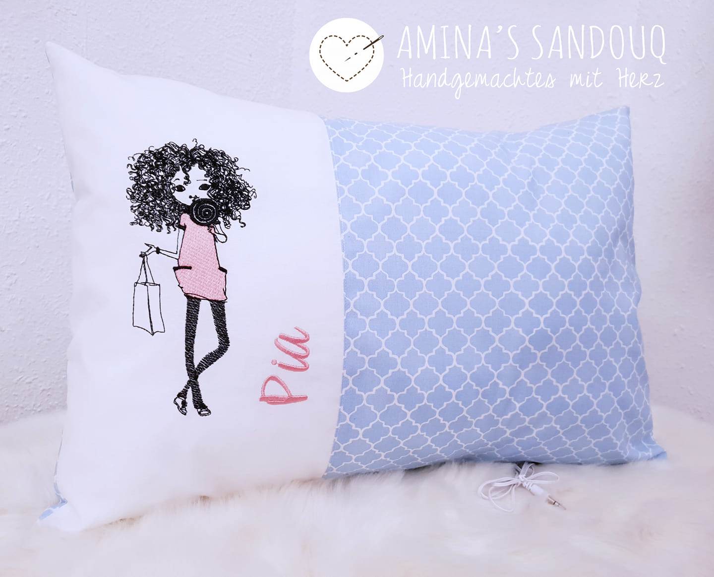 Shopping Mädchen Stickdatei, lässiges City-Doodle mit Lockenmähne für deine Stickmaschine - Sewando