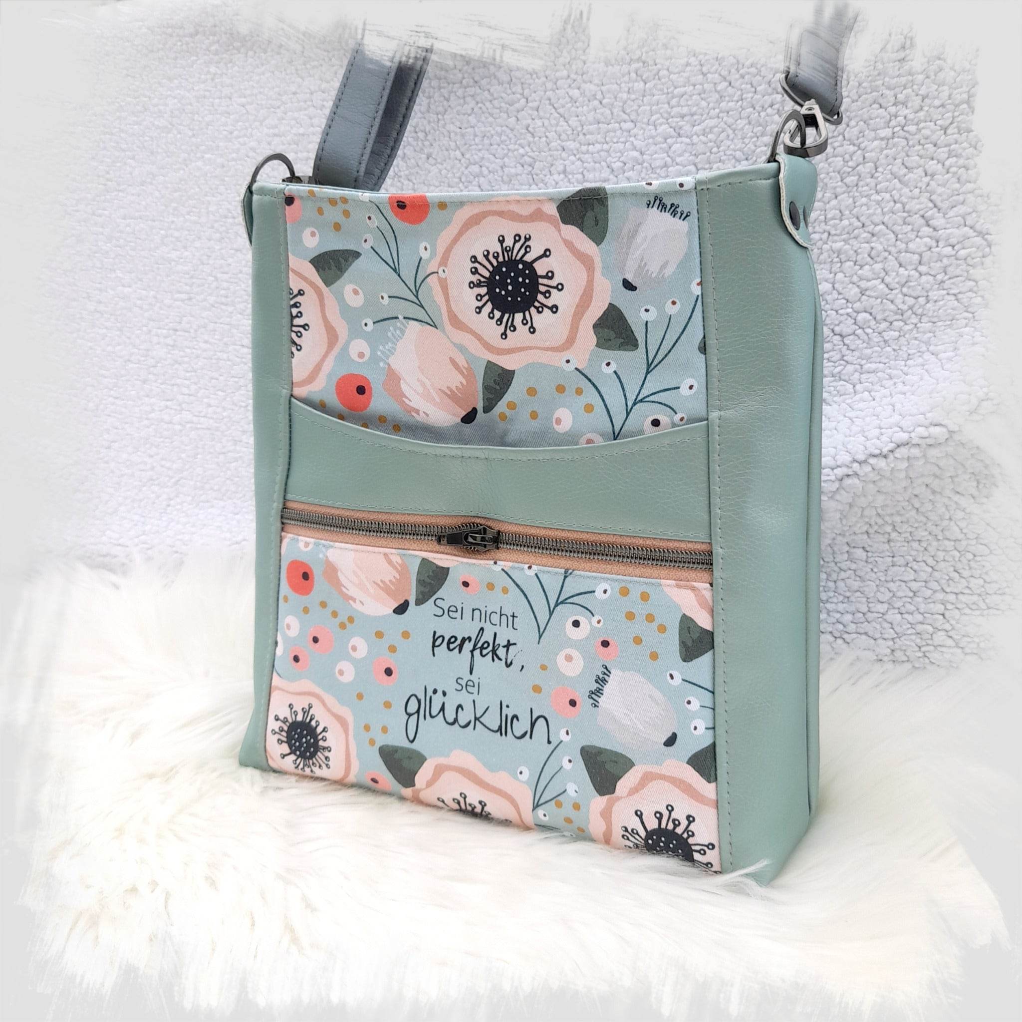 Schnittmuster Handtasche Franzi / kleine Umhängetasche - Sewando