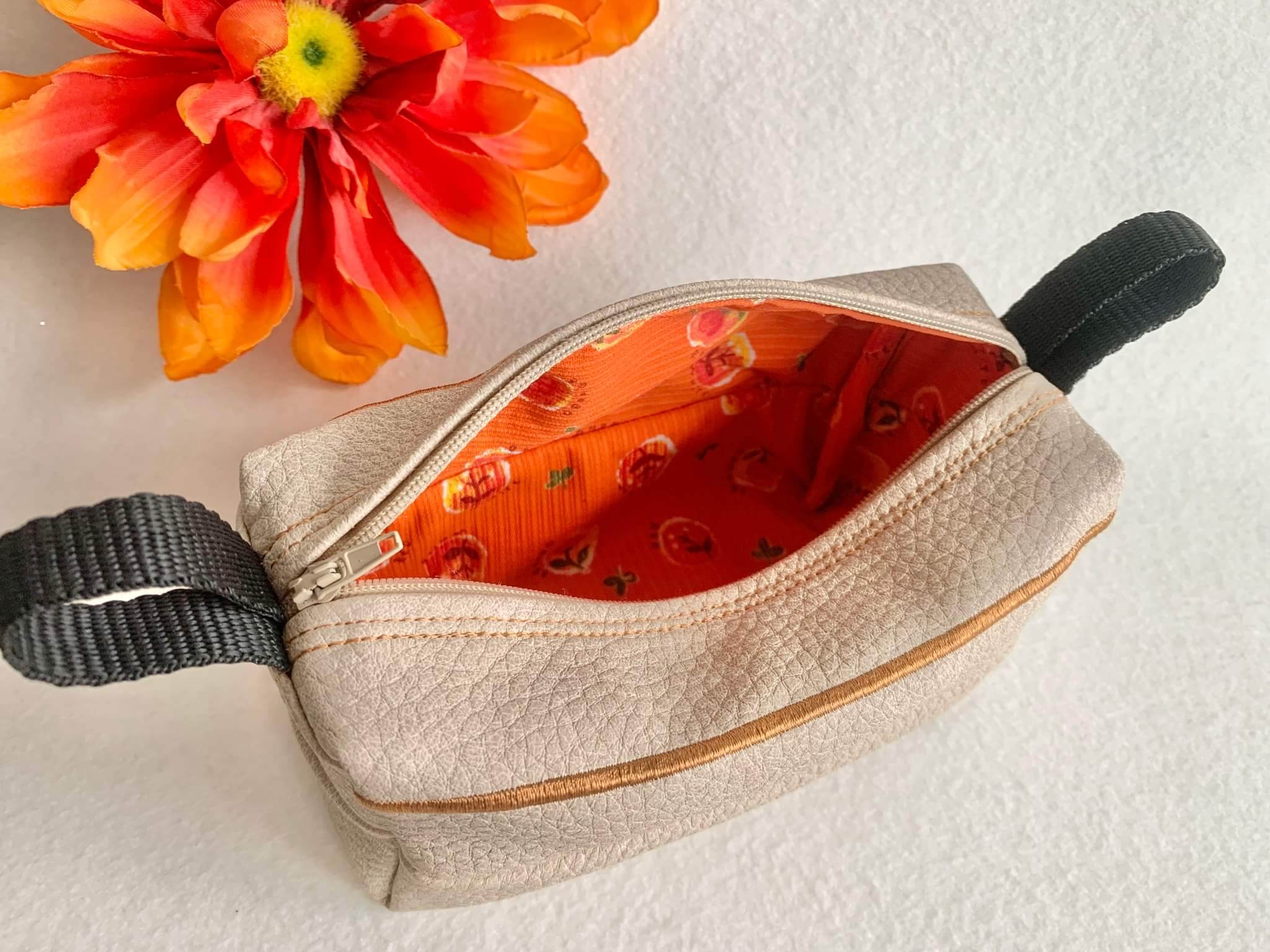 KultiBag Tasche ITH Stickdatei Kulturtasche Komplett in einem Rahmen ab 10x10 in 7 Größen - Sewando