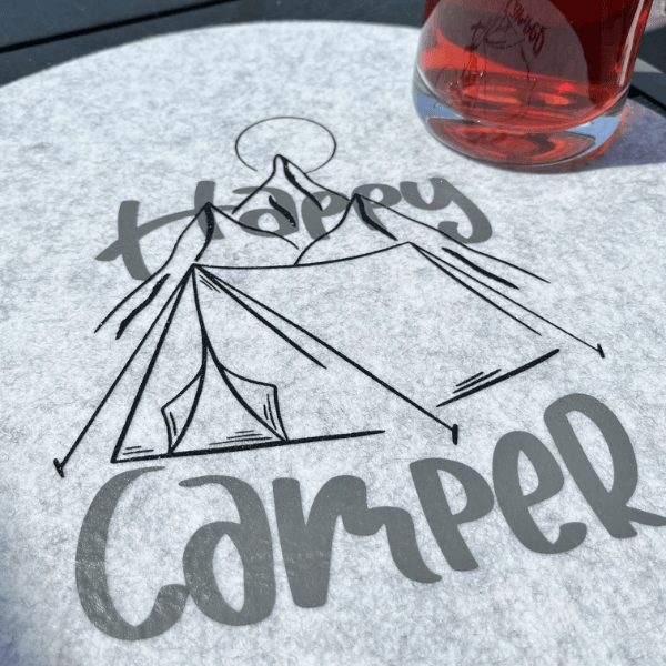 Happy Camper | SVG, DXF & PNG Plotterdatei, Laserdatei - Sewando