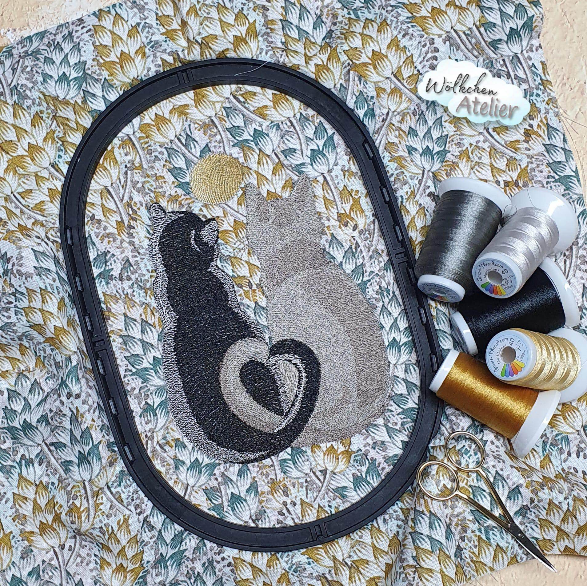 Katzen Stickdatei – zwei Seelen, ein Herz für deine Stickmaschine - Sewando