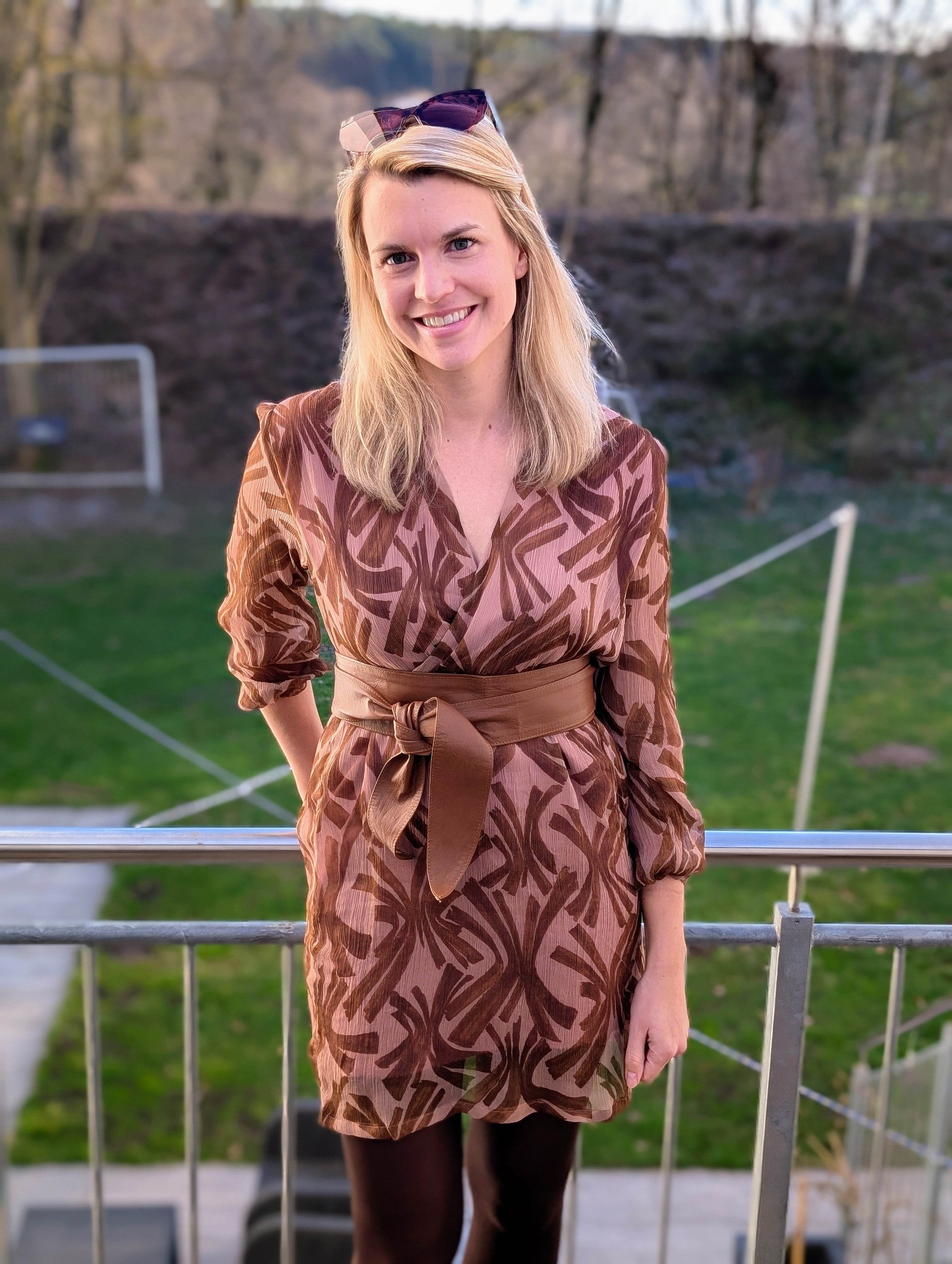 Schnittmuster Kleid ELISA - mit V-Ausschnitt, Wickeloptik und Ärmelvarianten | Gr. 34-48 (PDF) - Sewando