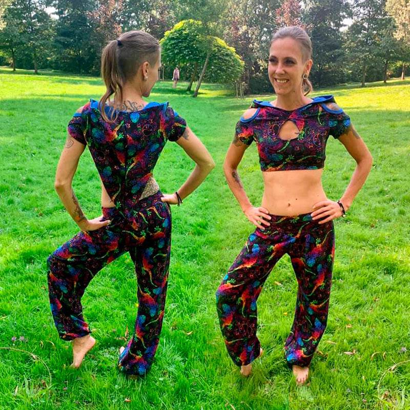 Niela's Schnibbelstück - Schnittmuster Shirt mit Cutouts, Kleid, Gr. 32-54 : - Sewando