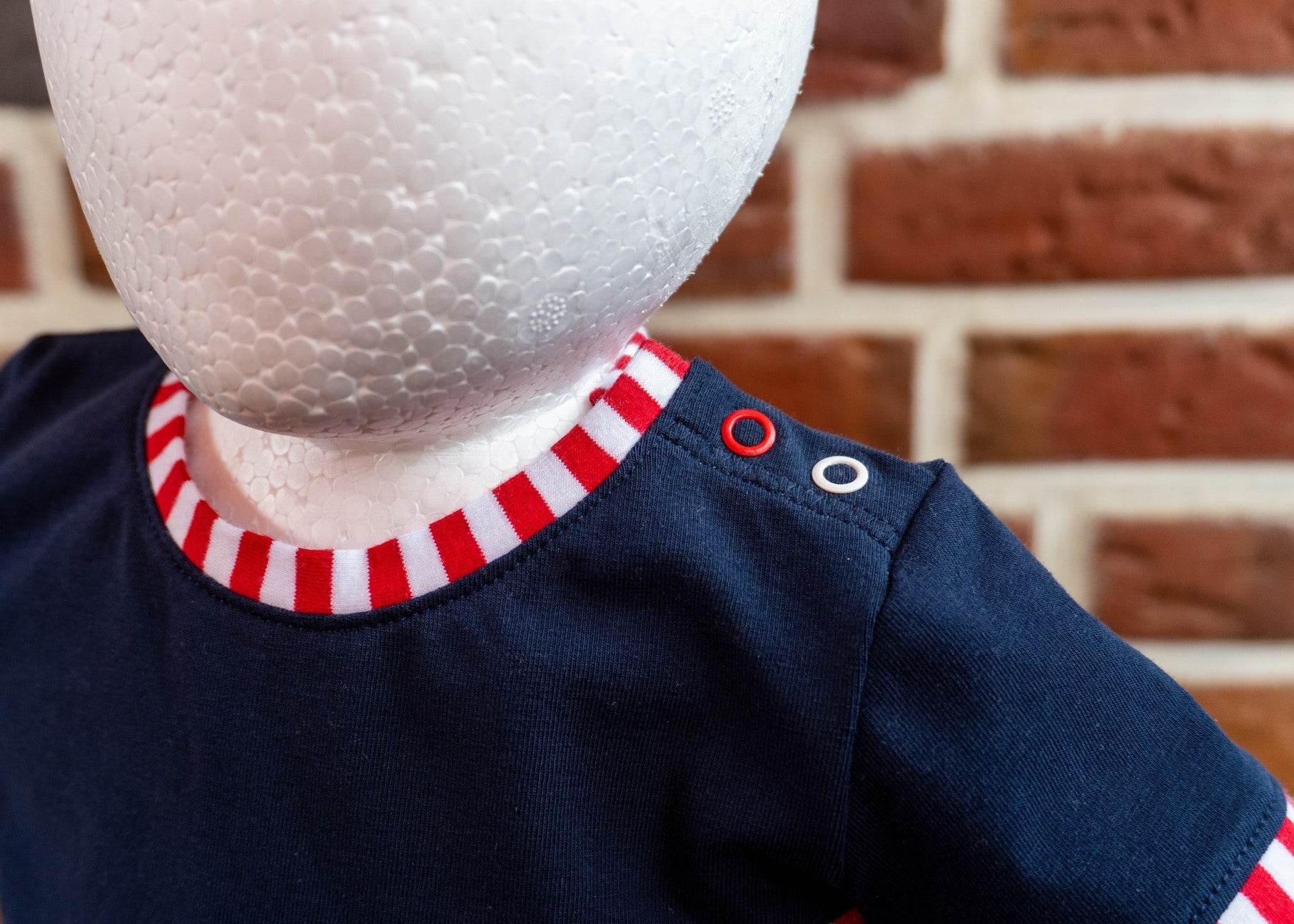Schnittmuster Lia – Babyshirt mit Teilung & Knopfleiste aus Jersey Gr. 56-98 - Sewando