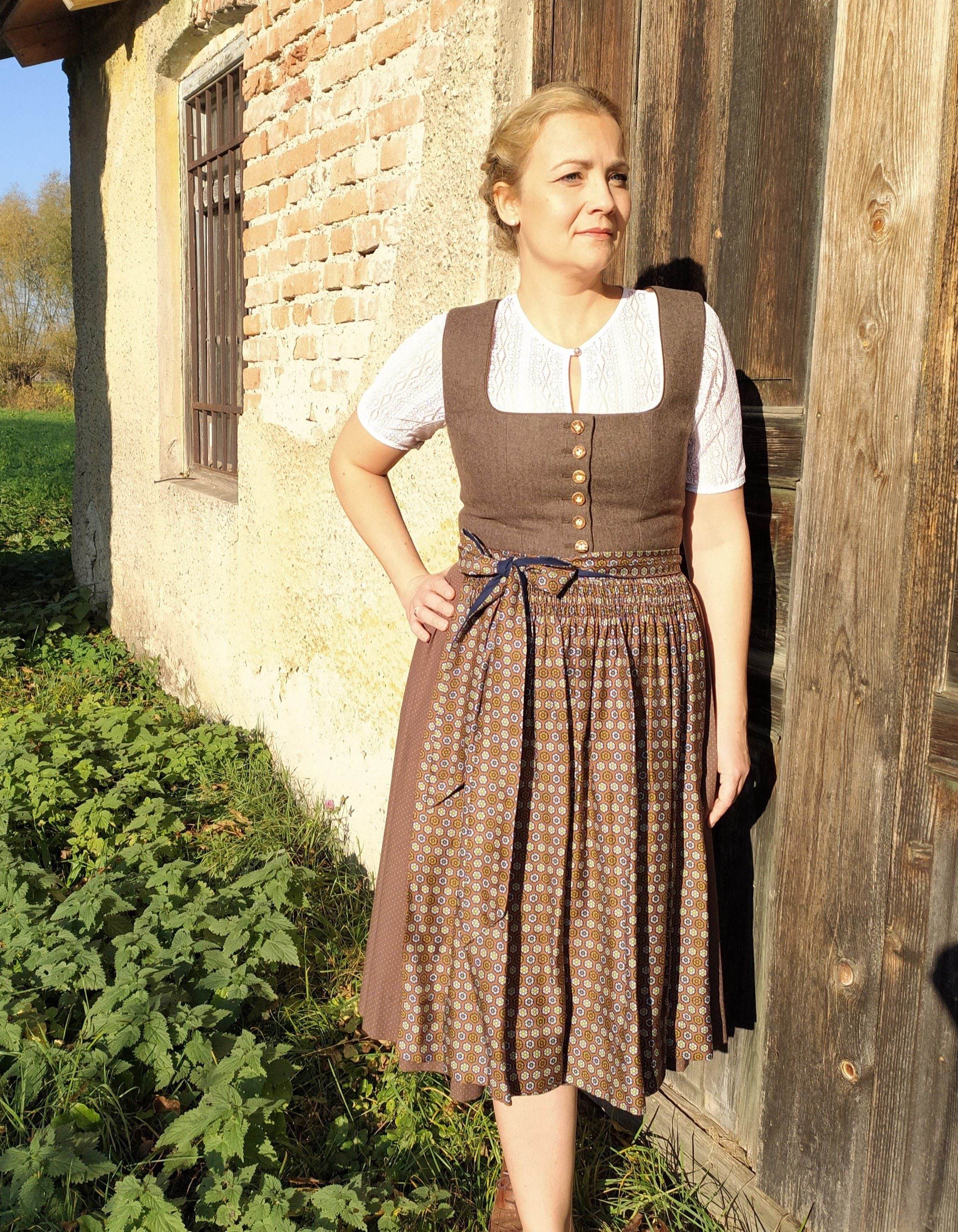 Schnittmuster Dirndl Conny Gr. 34-52 - Sewando