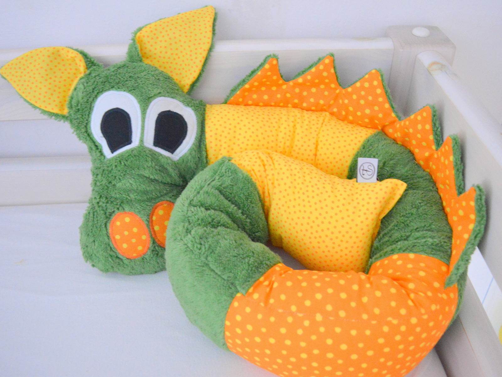 Nähanleitung Bettschlange Dino Bettrolle - Sewando