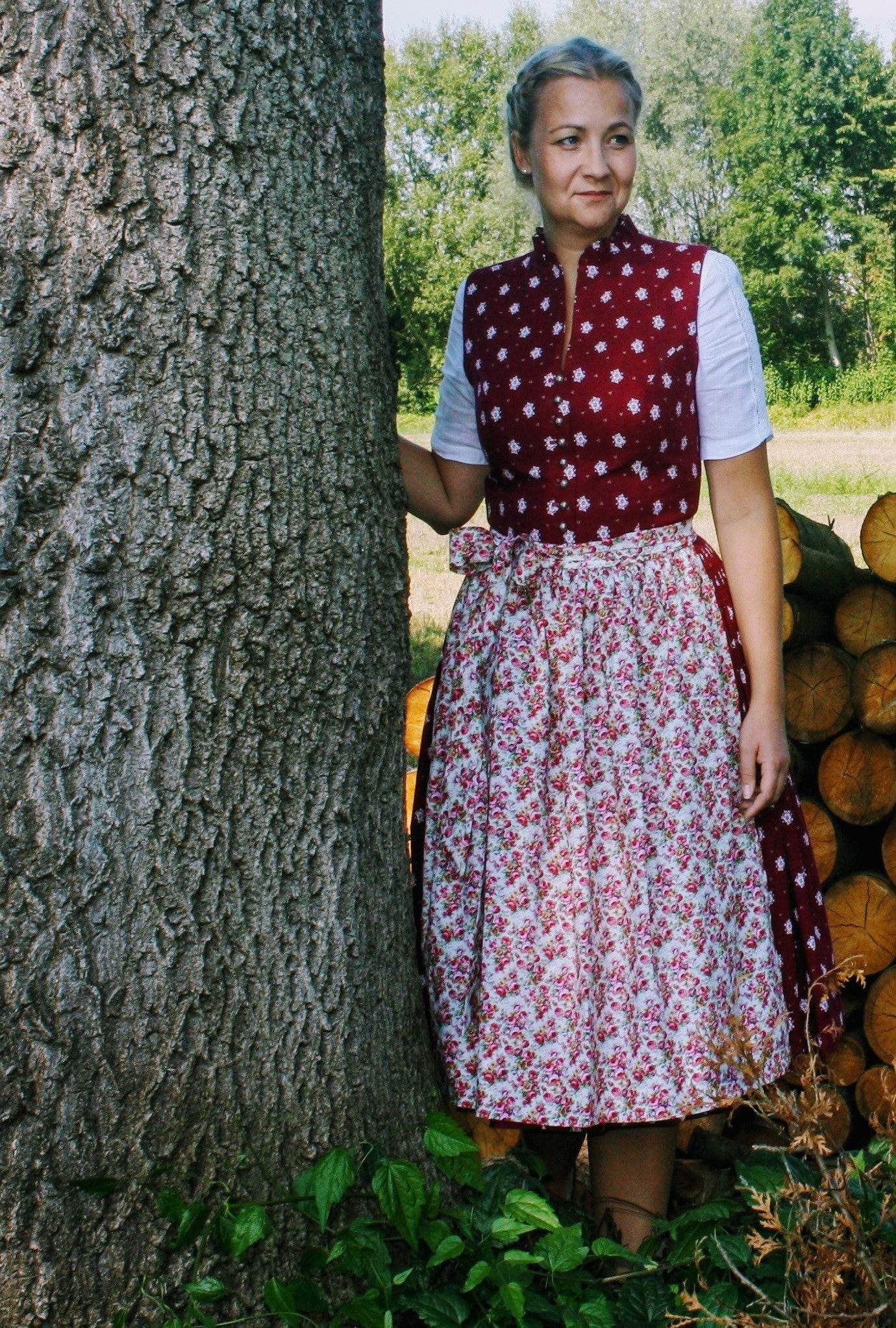 Schnittmuster Hochgeschlossenes Dirndl Marie Gr. 34-48 : - Sewando