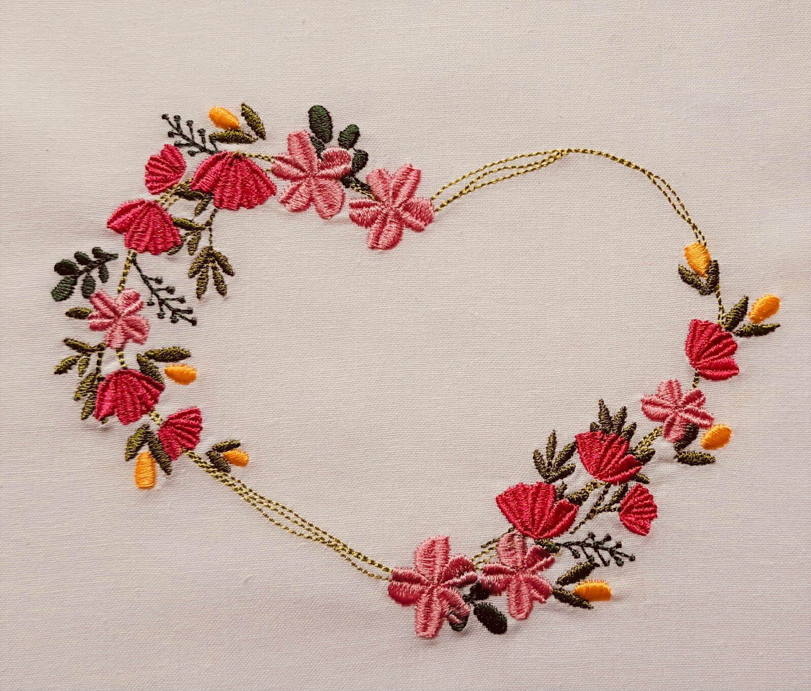 Herz Stickdatei – Florale Herzform für romantische Akzente - Sewando