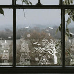 Halloween Town – Halloween Design mit gruseligen Häuschen, Kürbissen und knorrigen Bäumen. Ideal für Fensterbilder, Kissenbezüge und Halloween-Dekorationen.