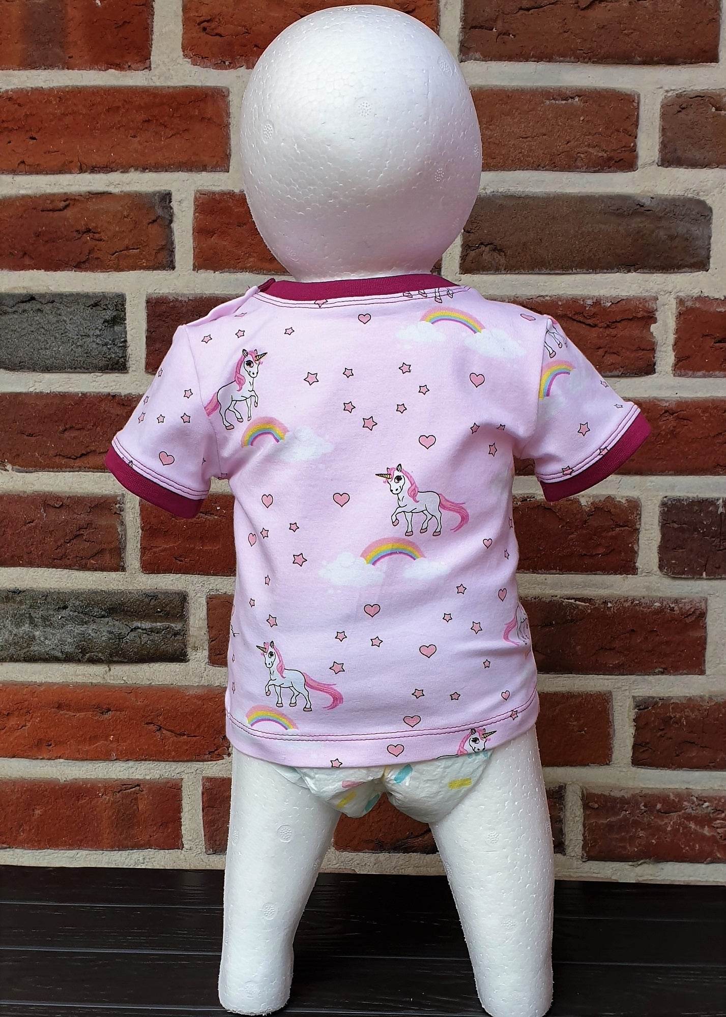 Schnittmuster Fin – Babyshirt mit Knopfleiste aus Jersey Gr. 44-98 - Sewando
