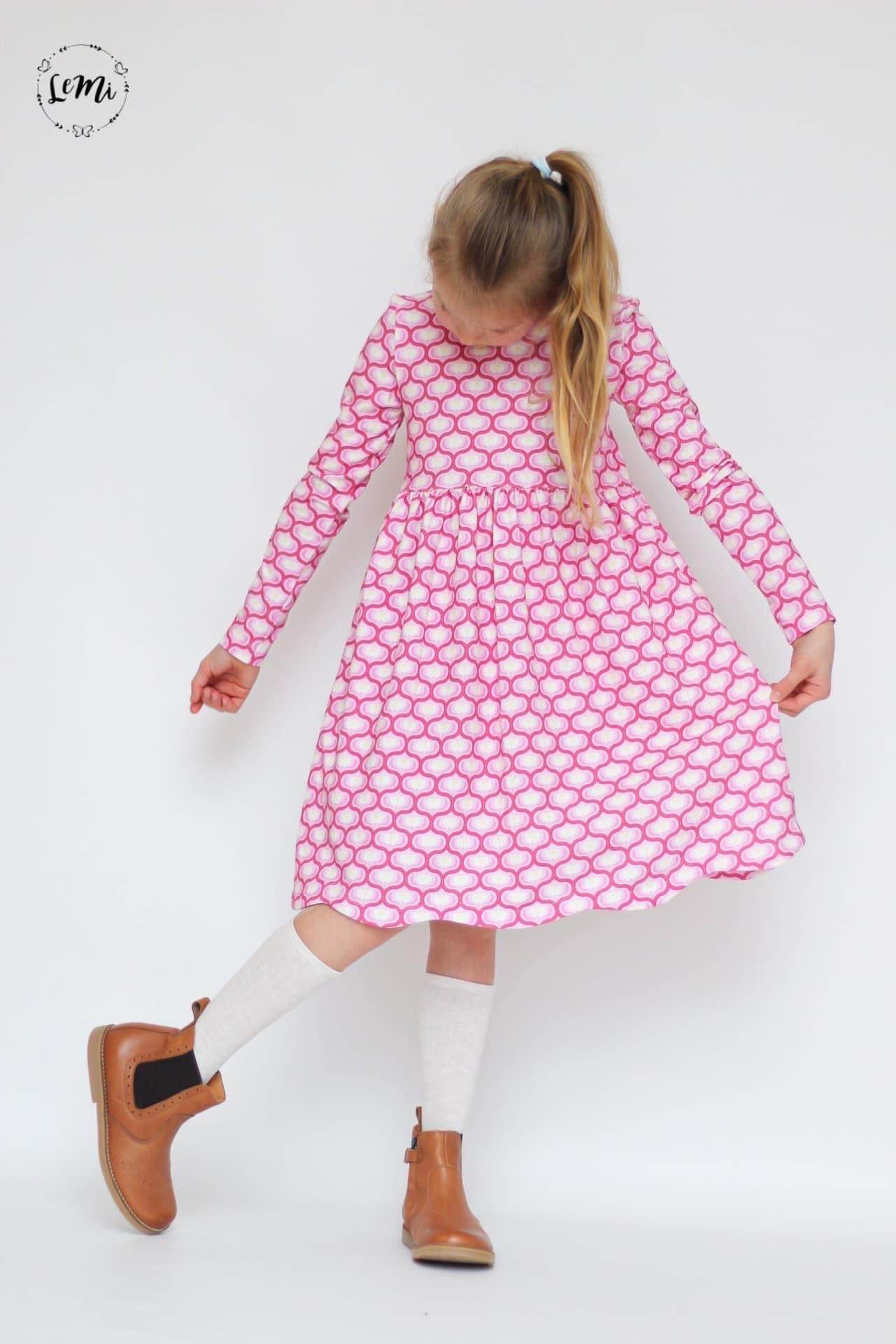 Schnittmuster Curved Dress - Kleid BEAMER Version - Gr. 86 - 164 - Sewando