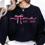 Mama EST. 2025 Plotterdatei – süßes Mama-Design mit Schleife & modernem Schriftzug - Sewando