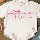 Mama EST. 2025 Plotterdatei – süßes Mama-Design mit Schleife & modernem Schriftzug - Sewando