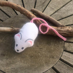 Maus Stickdatei ITH 10x10 Katzenspielzeug Haustierbedarf Stoffmaus Tierspielzeug Anleitung in deutscher Sprache - Sewando