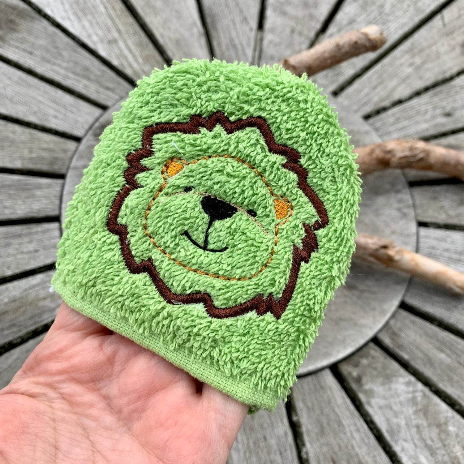 Löwen-Waschlappen Stickdatei ITH 10x10 Waschhandschuh Tierwaschlappen Tierwaschhandschuh Zoo Baby - Sewando