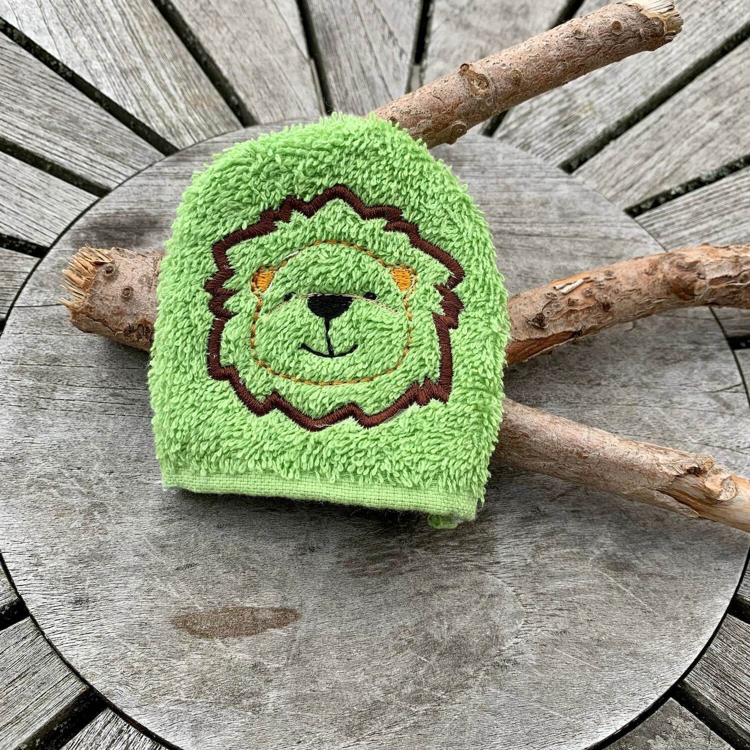 Löwen-Waschlappen Stickdatei ITH 10x10 Waschhandschuh Tierwaschlappen Tierwaschhandschuh Zoo Baby - Sewando