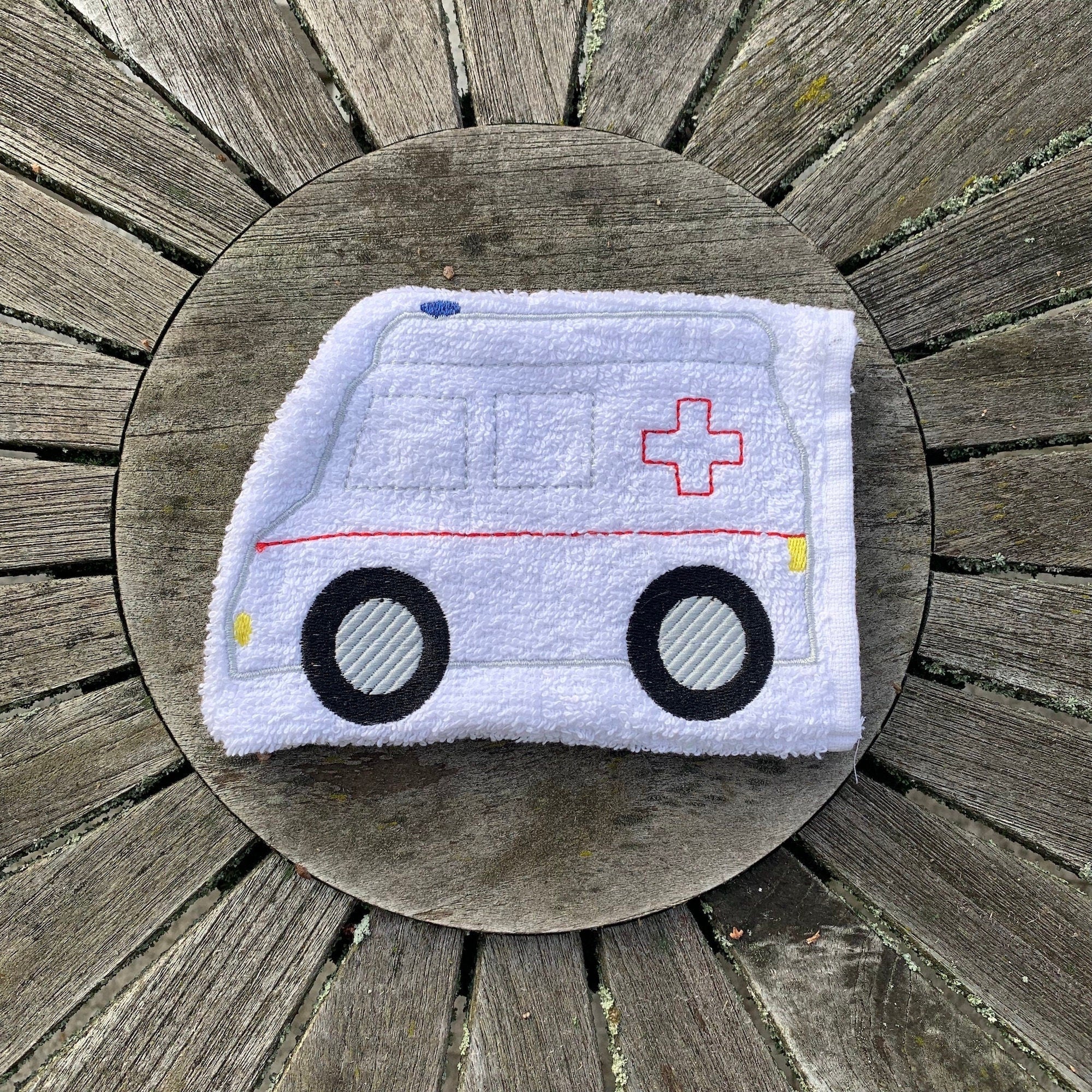 Krankenwagen Waschlappen Stickdatei ITH 13x18 Waschhandschuh RTW Rettungswagen Auto - Sewando