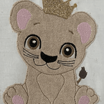 Stickdatei Doodle Löwe / Blume Krone Junge Mädchen Set 736 - Sewando