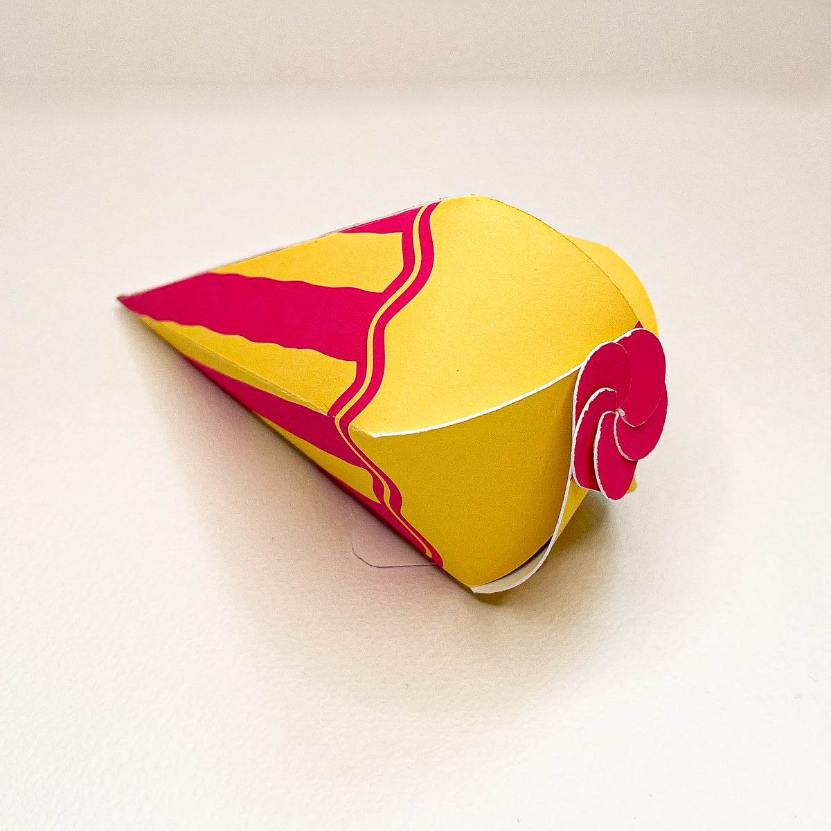 Mini-Schultüte Schulkind pink/ gelb - Printable für Schere oder Plotter - Sewando